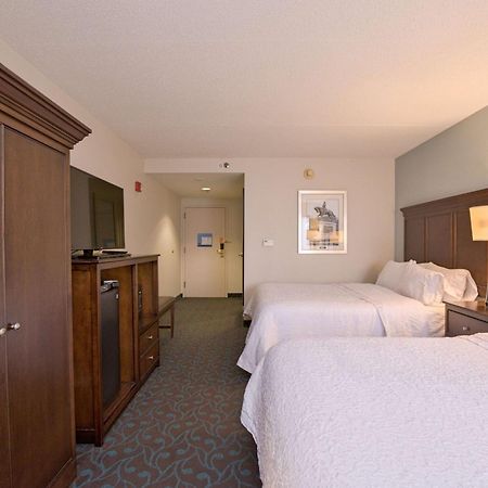 Hampton Inn Portsmouth Central Exterior foto