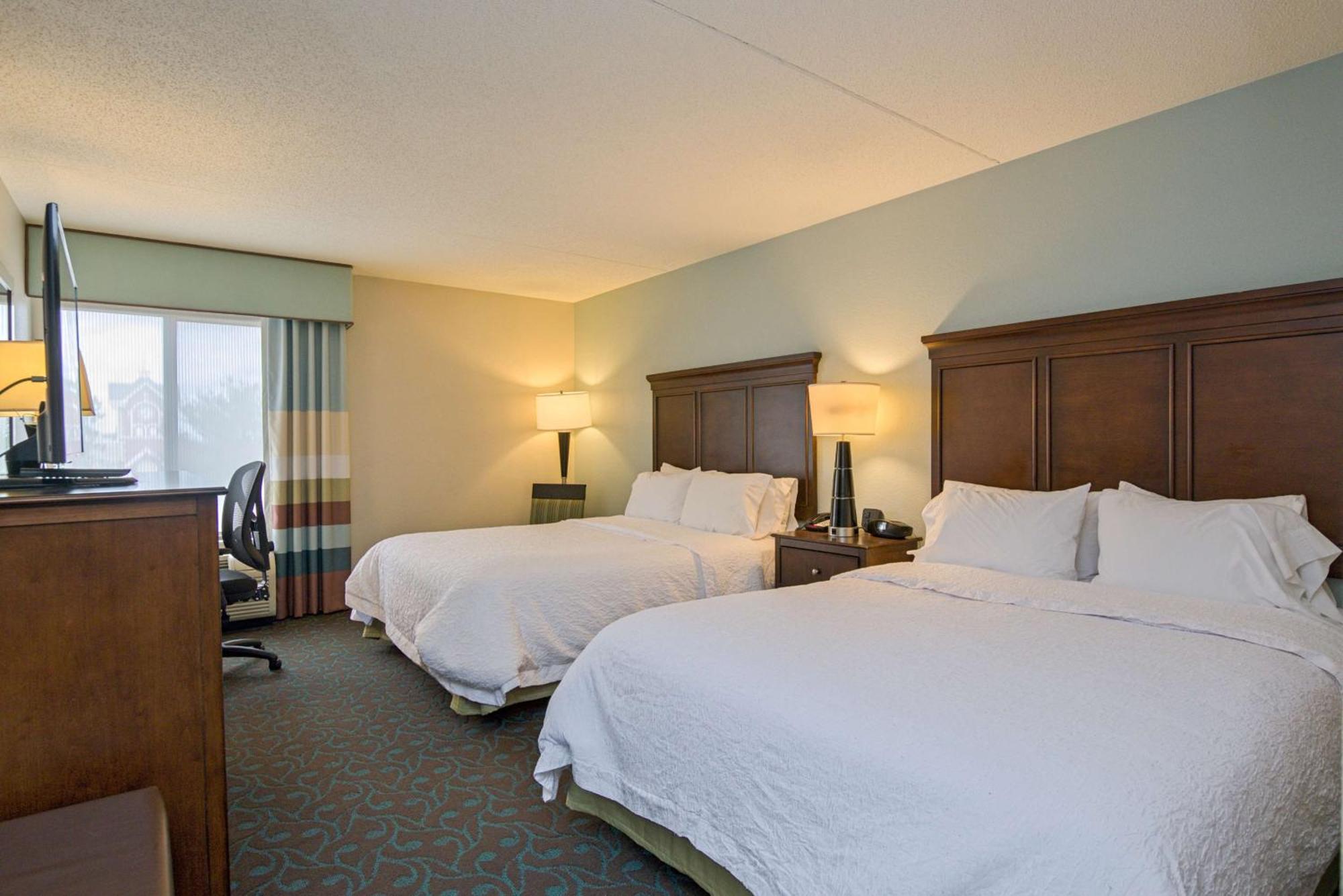 Hampton Inn Portsmouth Central Exterior foto