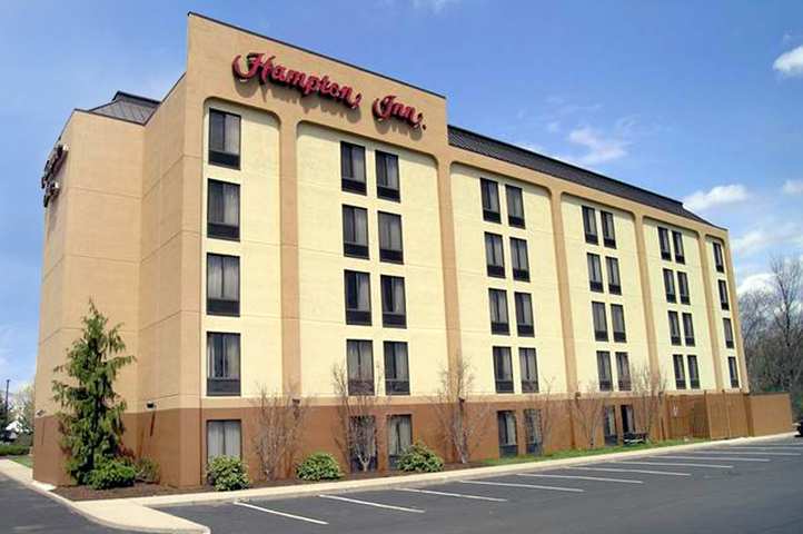 Hampton Inn Portsmouth Central Exterior foto